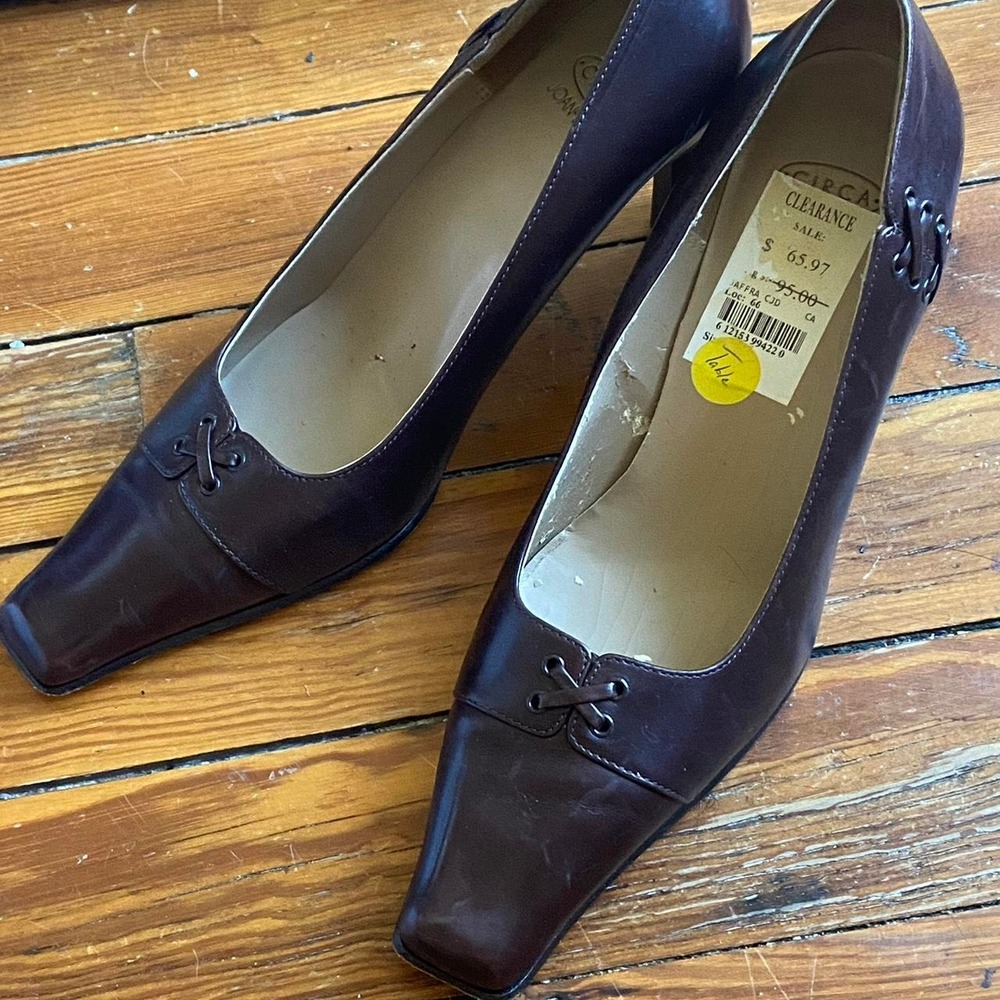 Vintage leather pumps by circa Joan & David